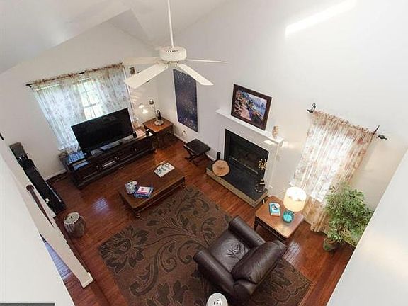 3rd image of 20427 Bloomingville Ct
