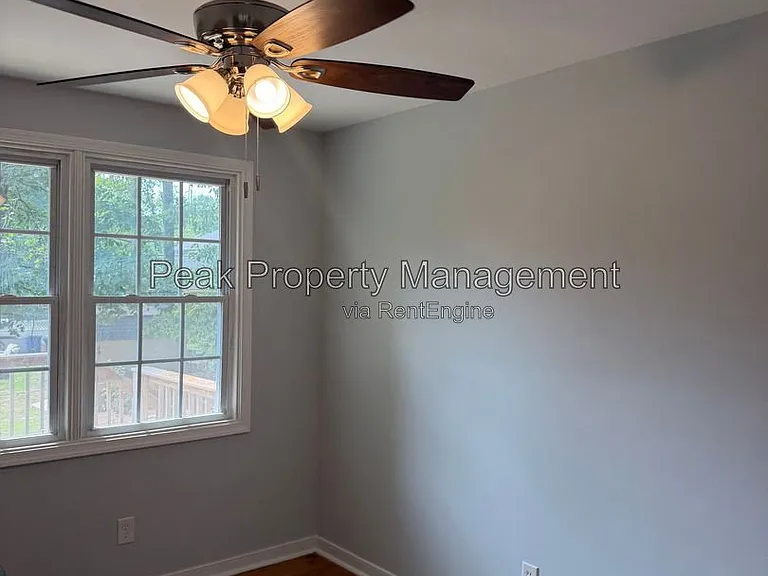 2119 Woodmont Dr — Photo 9