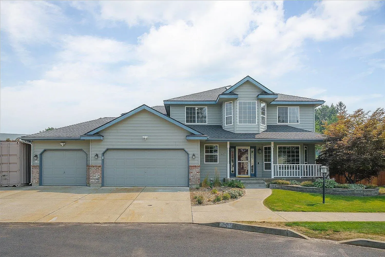 5 bed, 3164 sqft, $4,000 — Photo 1