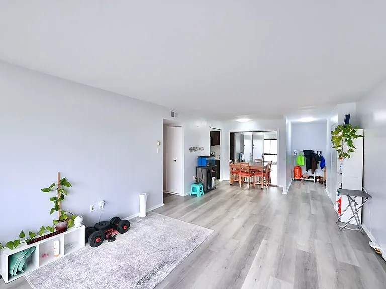 7600 Roosevelt Blvd #907 — Photo 17