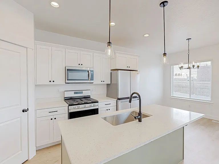 4906 S Alder Dr — Photo 7