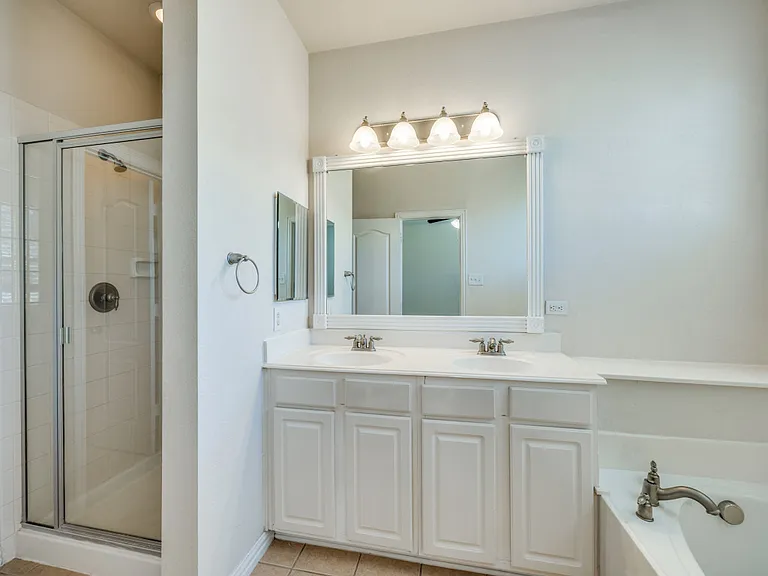 628 Gray Stone Ln — Photo 6