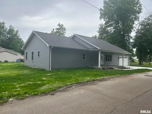 907 N Snodgrass St, Taylorville, IL 62568