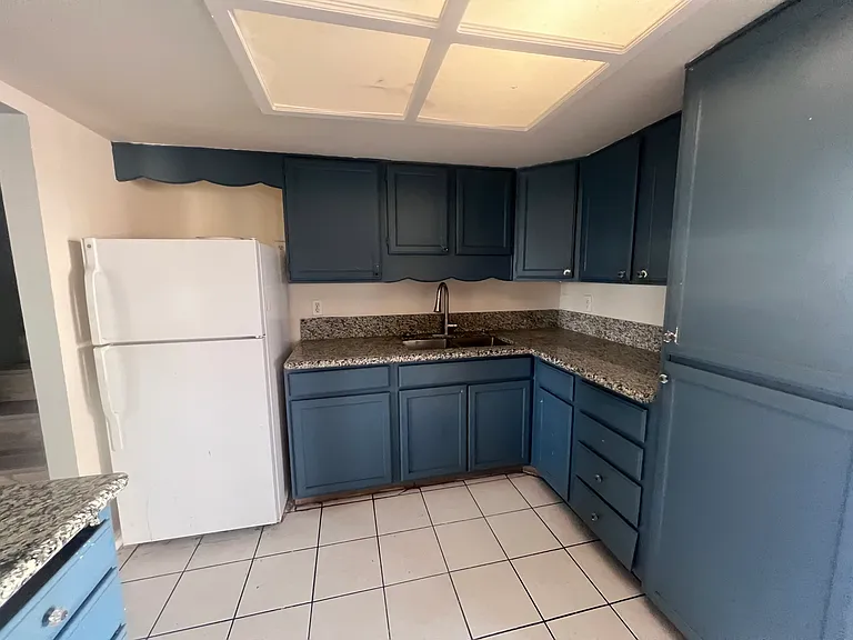 4947 San Rafael Ave — Photo 8