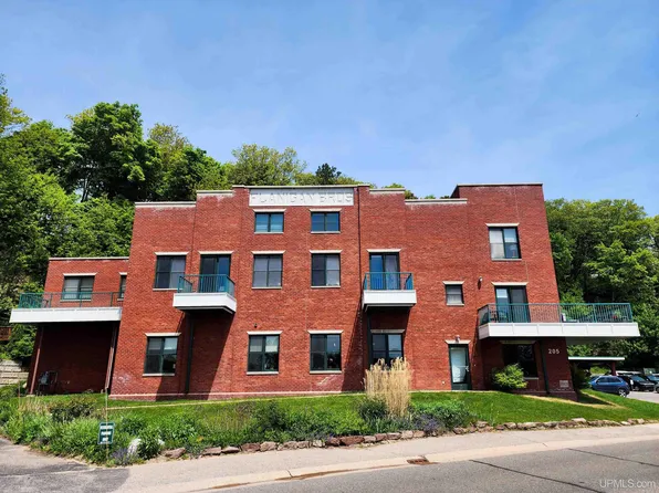 205 N Lakeshore Blvd Suite 2D, Marquette, MI 49855