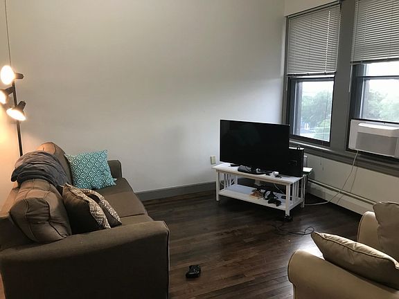 4th image of 1119 N Townsend St APT 403