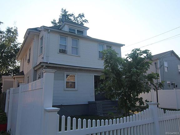 3rd image of 99 Woodward Ave