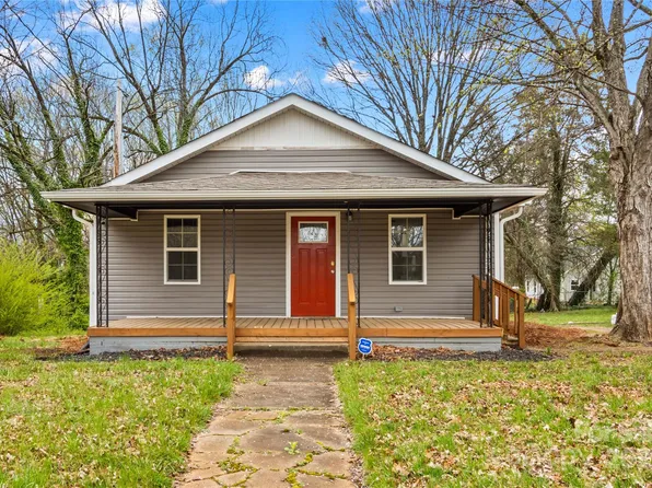 523 Woodlawn Dr, Statesville, NC 28677