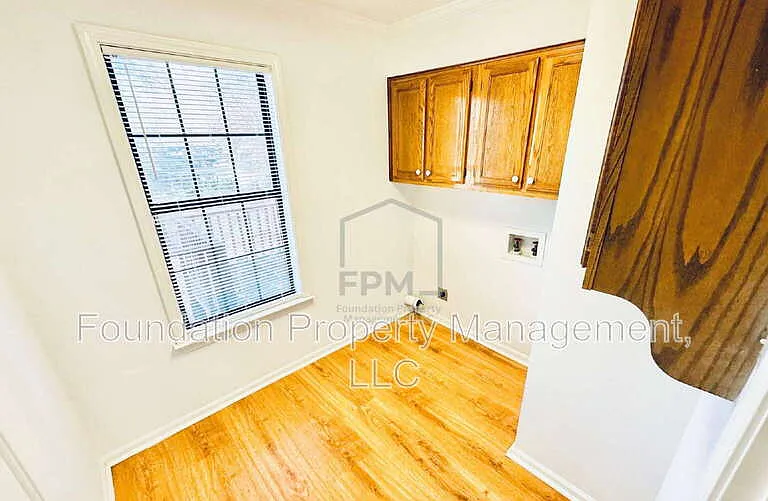 5682 Richburg Ave — Photo 5