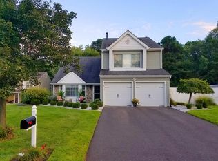 4 Vixen Pl, Tinton Falls, NJ 07753