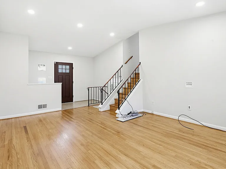 9717 Hedin Dr — Photo 15