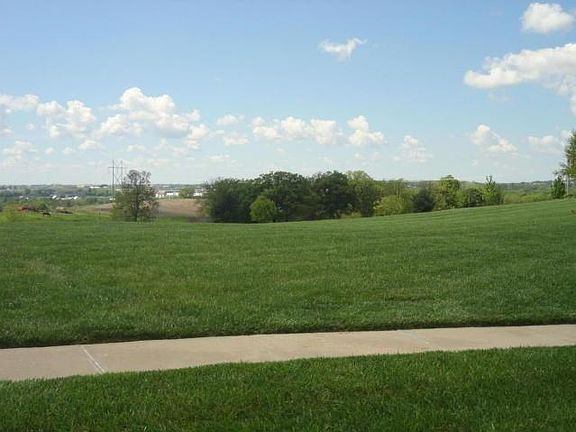Lot is located on cue-de-sac