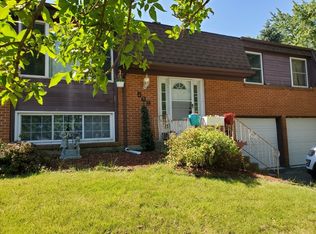 568 N Pinecrest Rd, Bolingbrook, IL 60440
