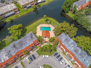 9431 NW 42nd St, Sunrise, FL 33351
