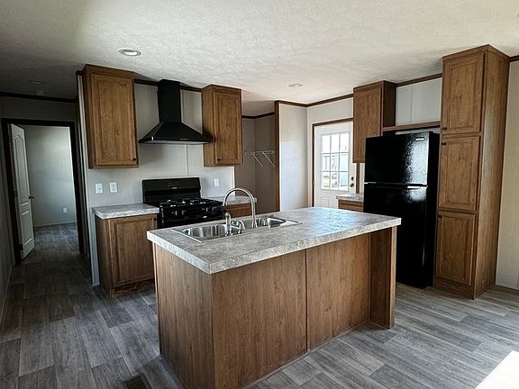 2nd image of 700 E 6th St Lot 43