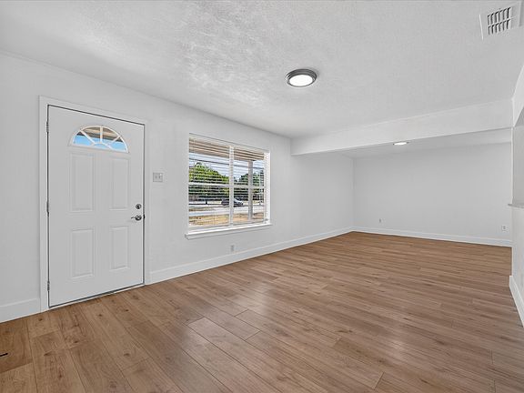5th image of 2335 Loyce Dr