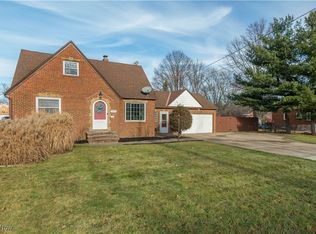 10514 Snow Rd, Parma, OH 44130