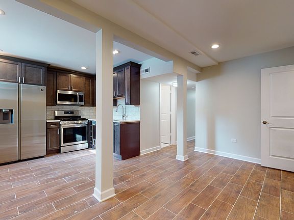 3rd image of 2036 W Estes Ave #G