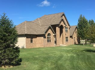 180 Lake Haven Ct, Erie, PA 16511