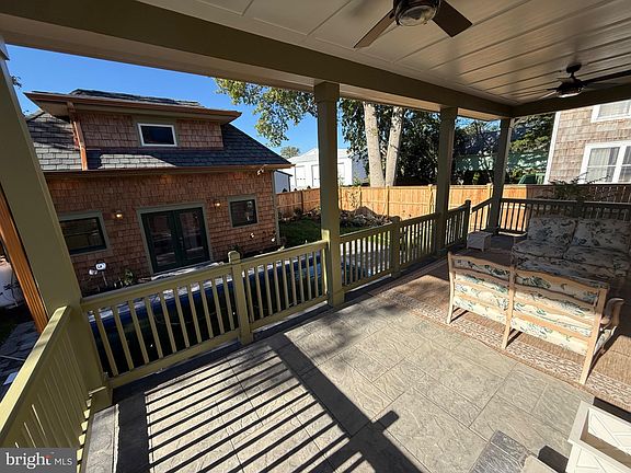 4th image of 130 Franklin Ave