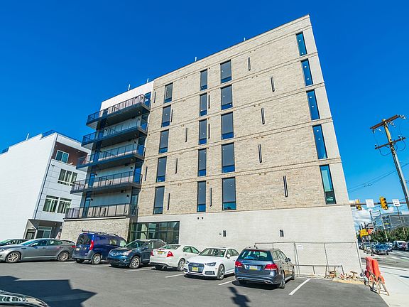 5th image of 1102 Germantown Ave #603