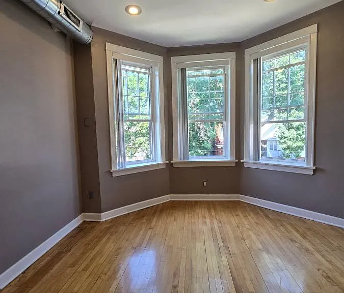 3037 W 40th Pl — Photo 1