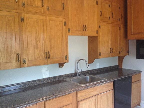 Kitchen, lots of cabinet space!