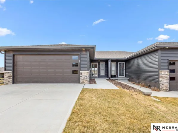 17073 Hawthorne Ave, Omaha, NE 68118