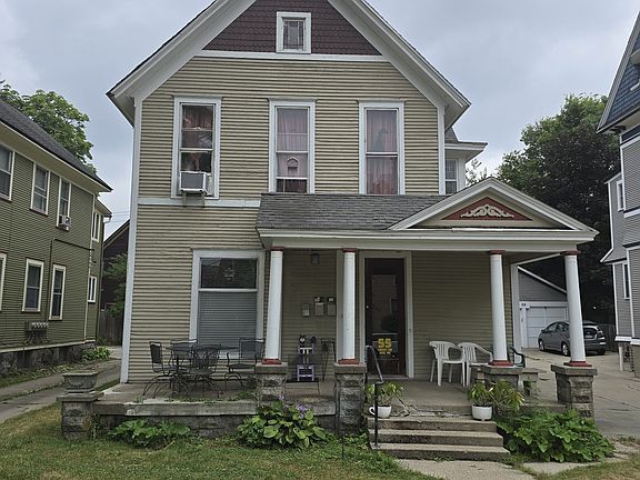 2nd image of 55 Union Ave NE APT 1