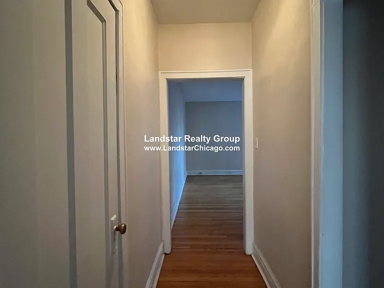 910 Reba Pl #2S — Photo 3