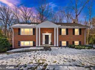 1720 Fox Run Ct, Vienna, VA 22182