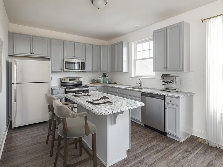 838 Mapleton Ave #205 — Photo 3