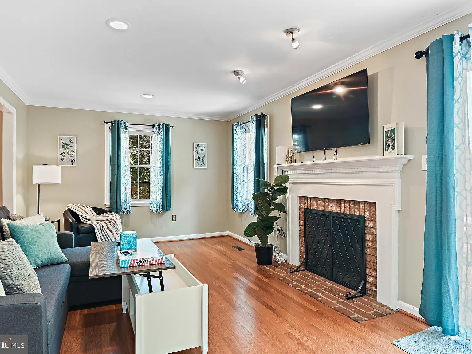 4 bed, 3.5 bath, 1628 sqft, $3,595 — Photo 2