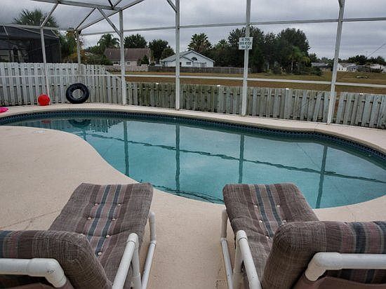 IR4P7709WOC-private-screened-in-patio-with-pool