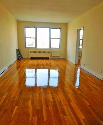 2nd image of 836 Palisade Ave APT 1G