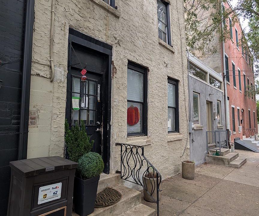 2nd image of 2107 E Susquehanna Ave