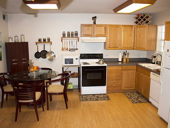 3rd image of 4505 Emerson Ave #A