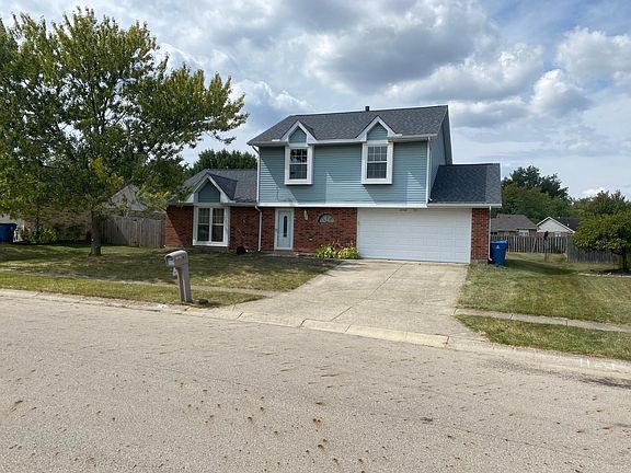 3rd image of 8748 Deer Hollow Dr
