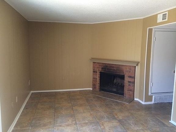 2nd image of 3658 Chesterwood Dr