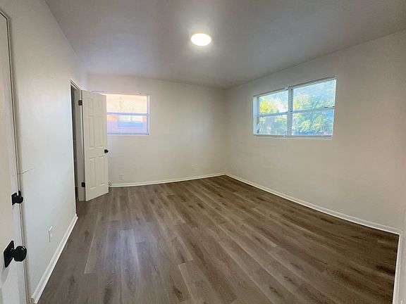 5th image of 5451 Playa Way #2