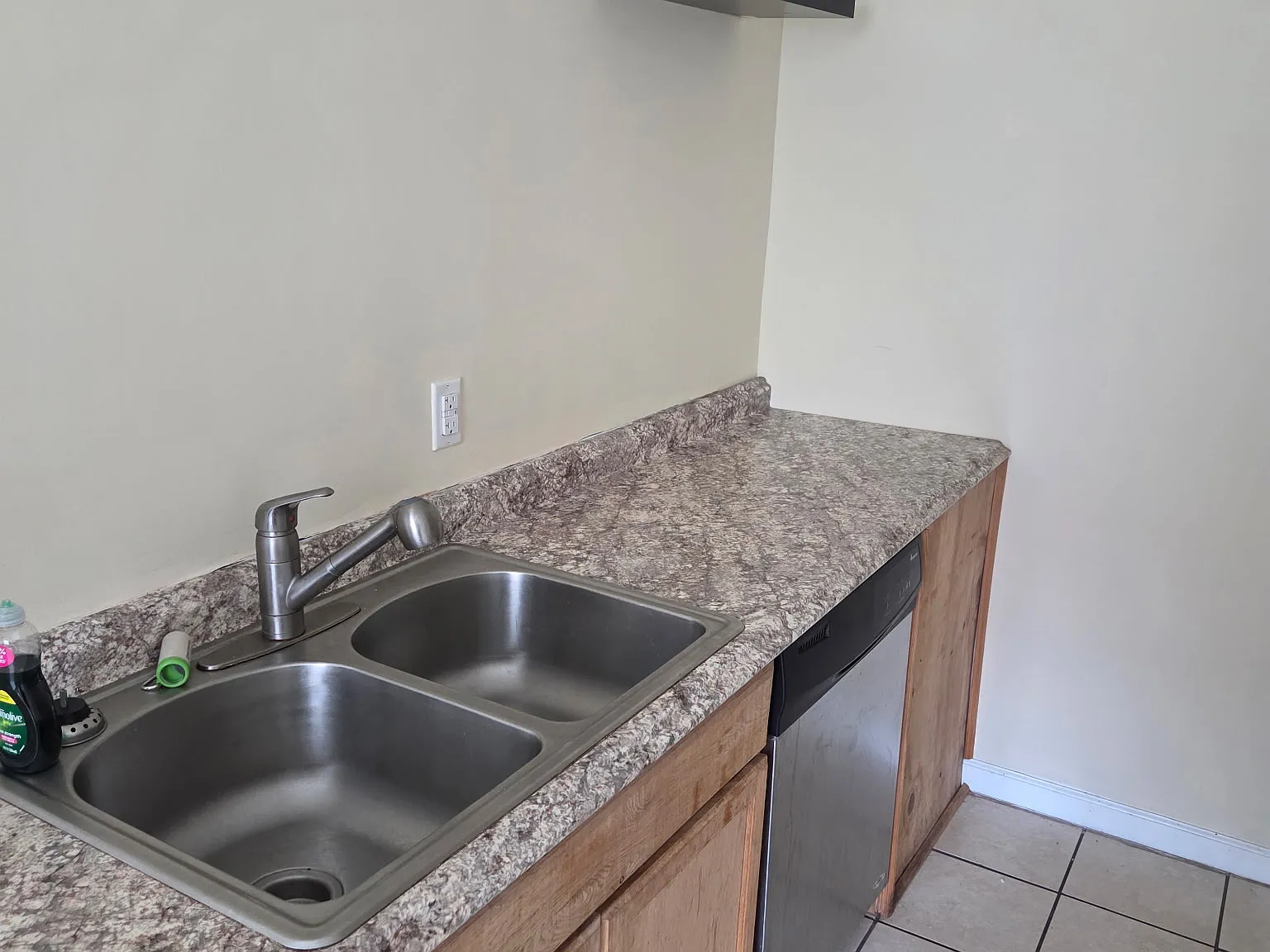 1 bed, $750 — Photo 2