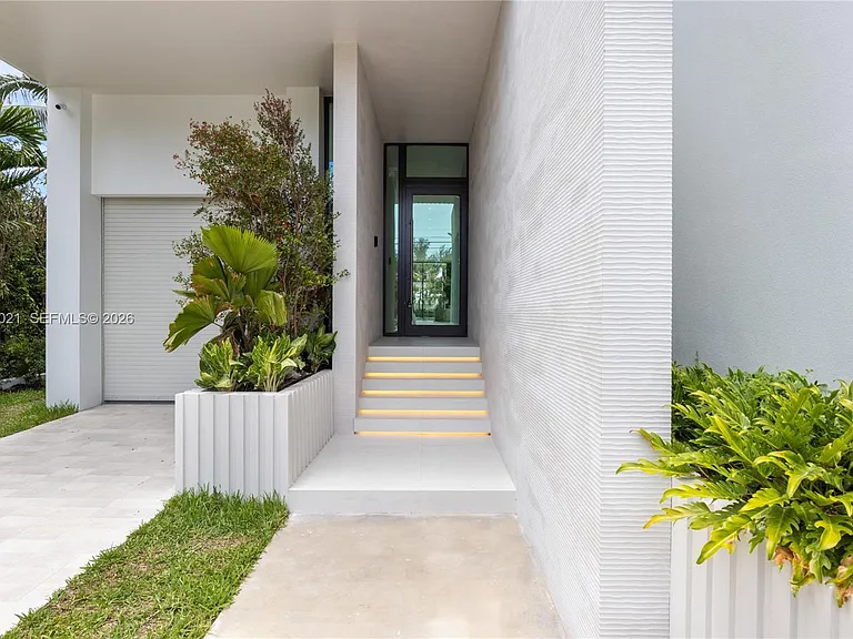 4504 Sheridan Ave — Photo 3