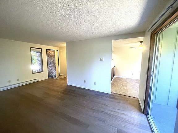 4th image of 10503-10509 E Burnside St #7