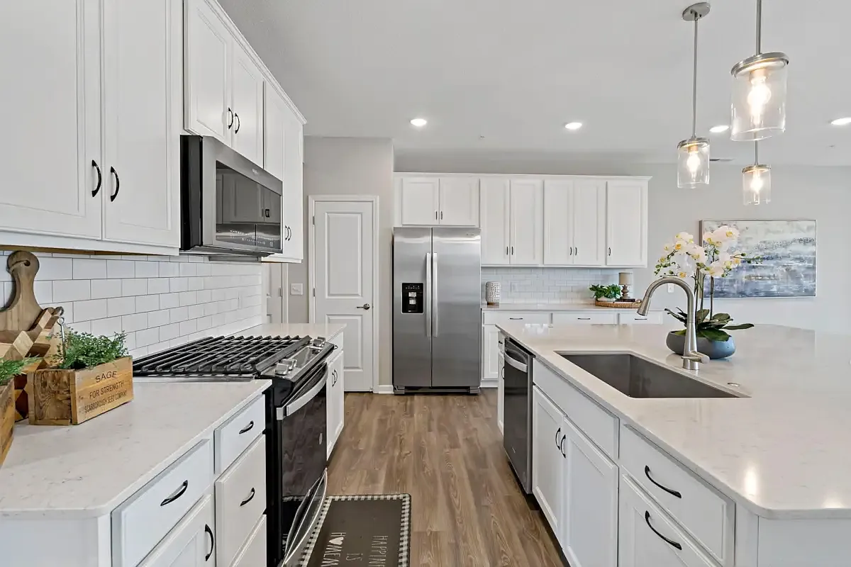 3 bed, 2000 sqft, $2,700 — Photo 4