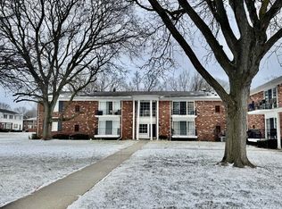 488 Fox Hills Dr S #A-1, Bloomfield Hills, MI 48304