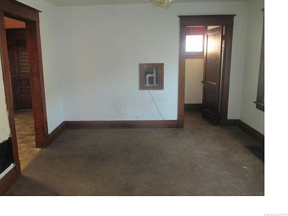 4th image of 128 Hinman Ave