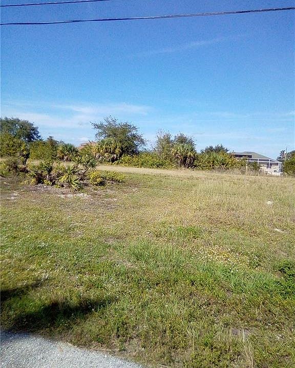 1st image of 2031 NE 25th Ter