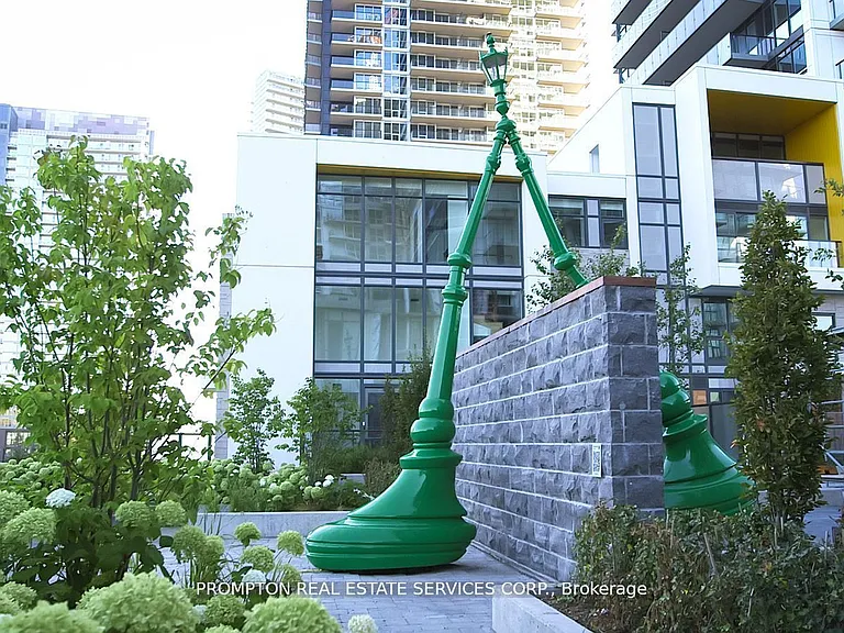85 McMahon Dr #2015 — Photo 2