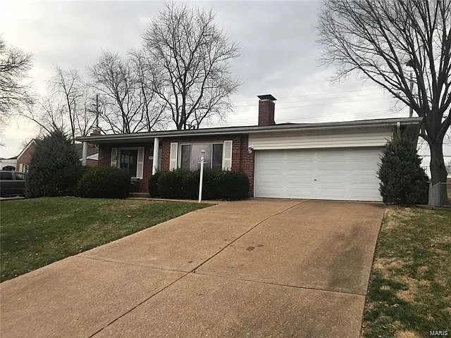 6410 Lawnside Dr photo 1