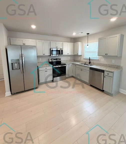 4304 Edwards Rd #A — Photo 5